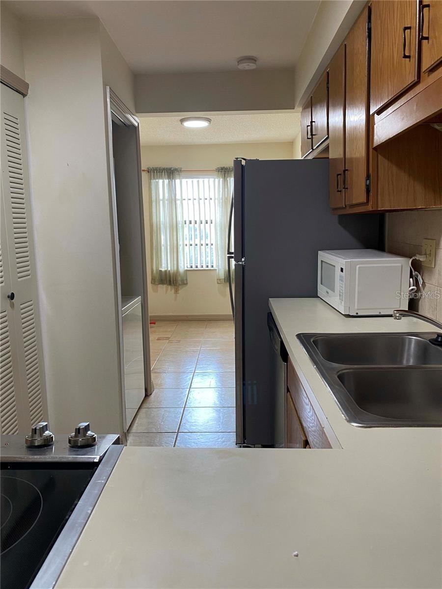 CARIBBEAN VILLAS - Residential Lease