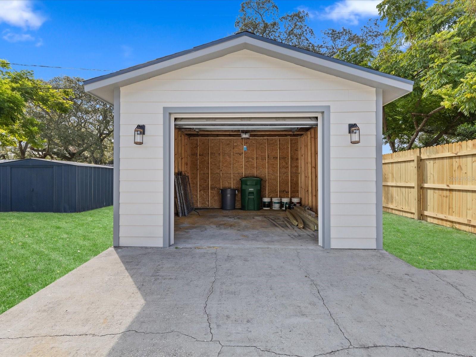 GOLFLAND RESUB - Residential Lease