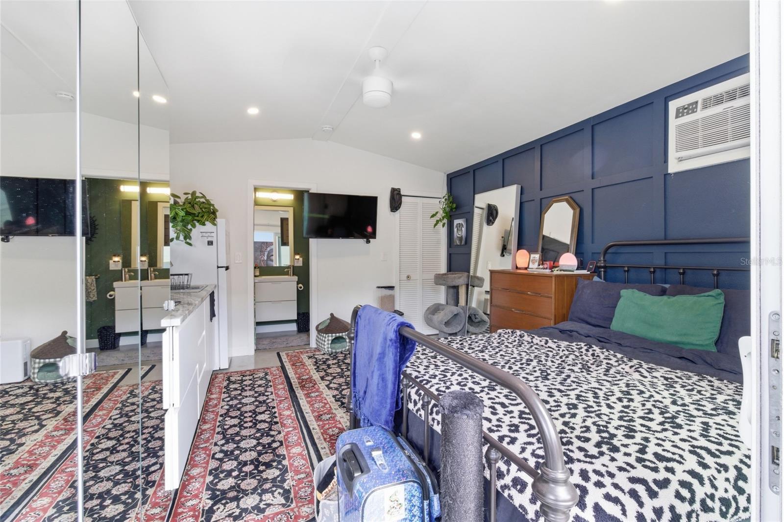 HARBOR OAKS - Residential