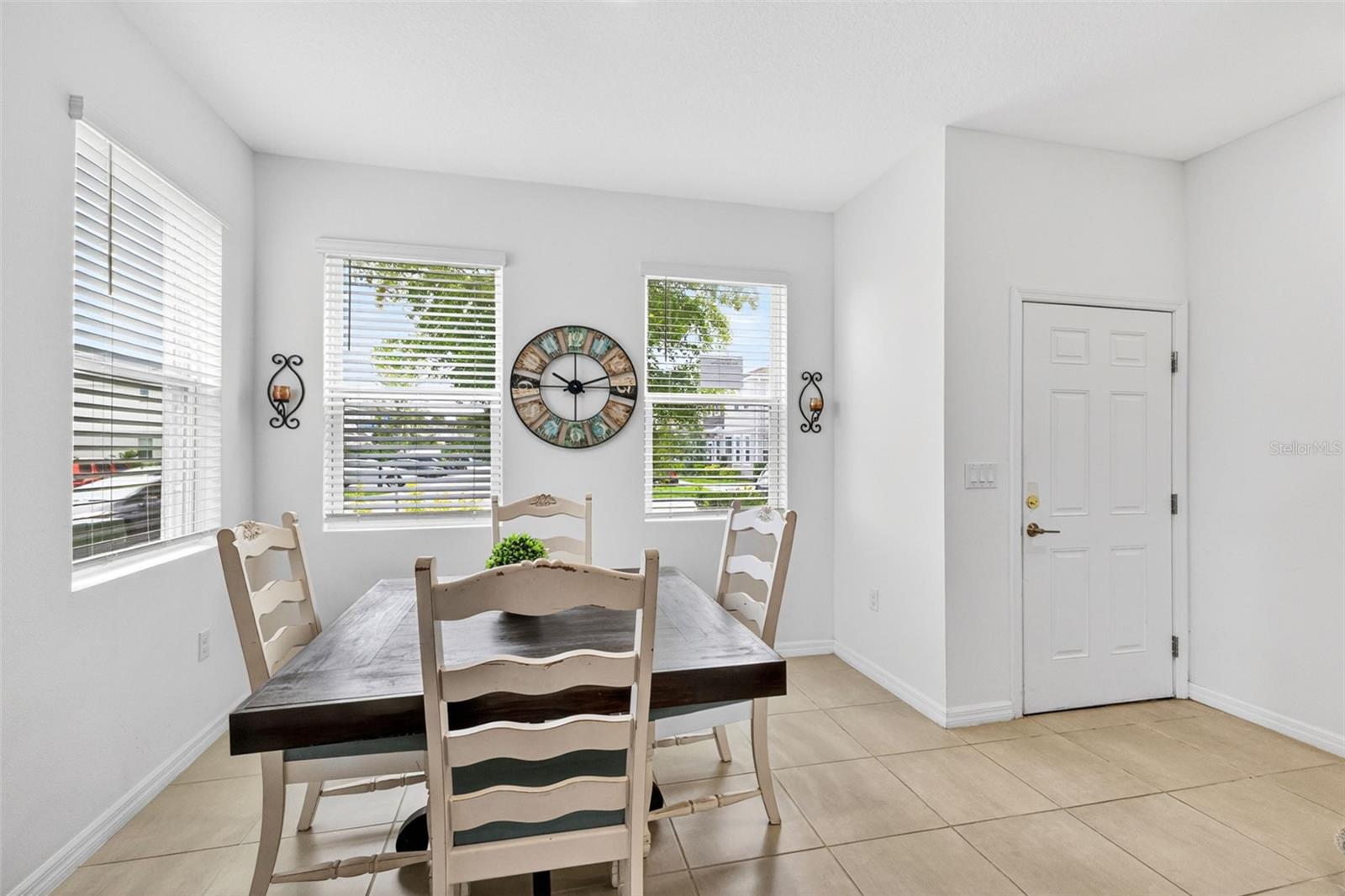 SKYE RANCH NBRHD 2 TWNHMS NORT - Residential