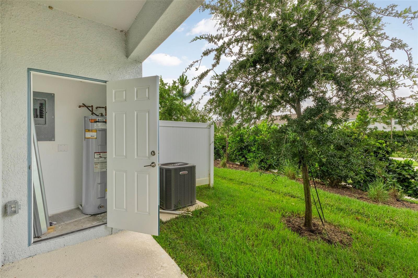 SKYE RANCH NBRHD 2 TWNHMS NORT - Residential