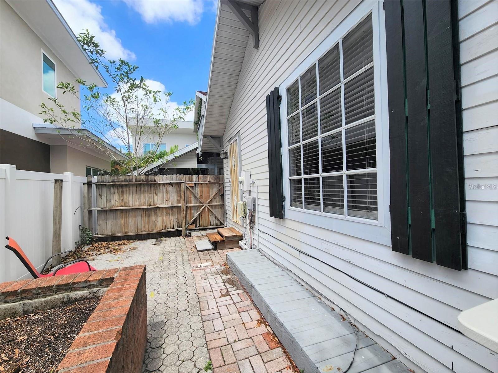 POS SUB OF BLKS G & H - Residential Lease