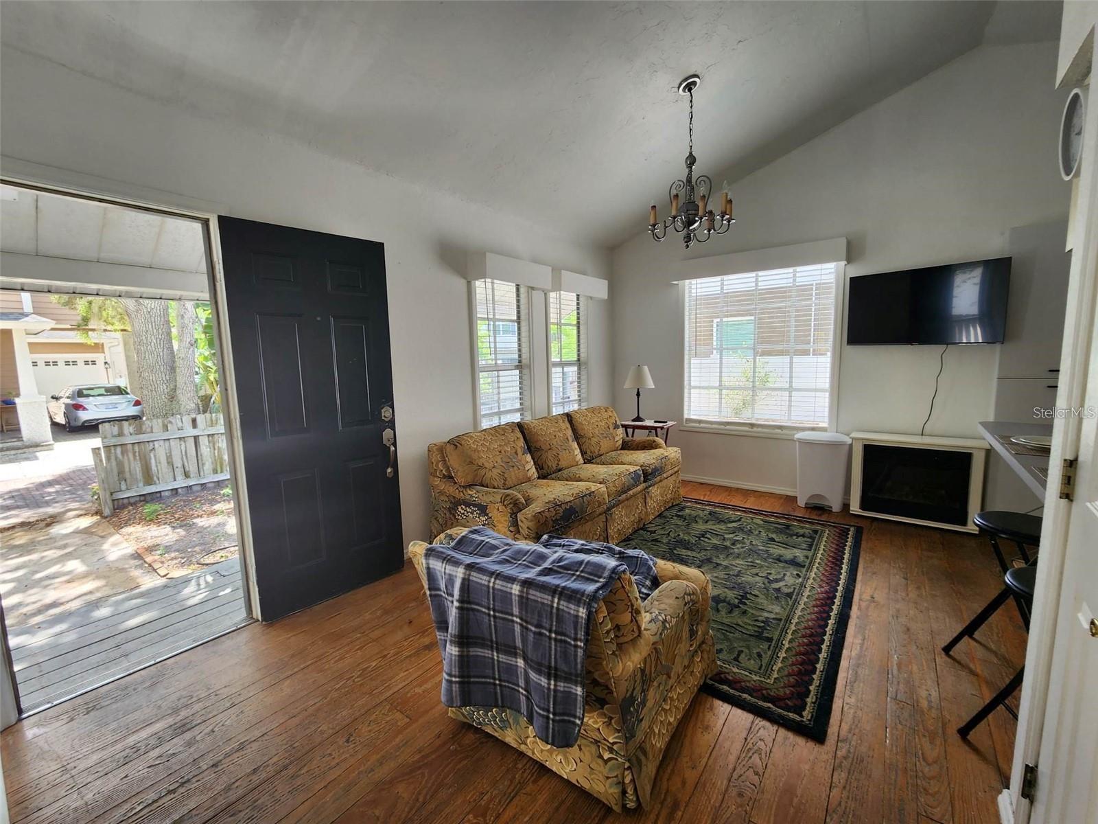 POS SUB OF BLKS G & H - Residential Lease
