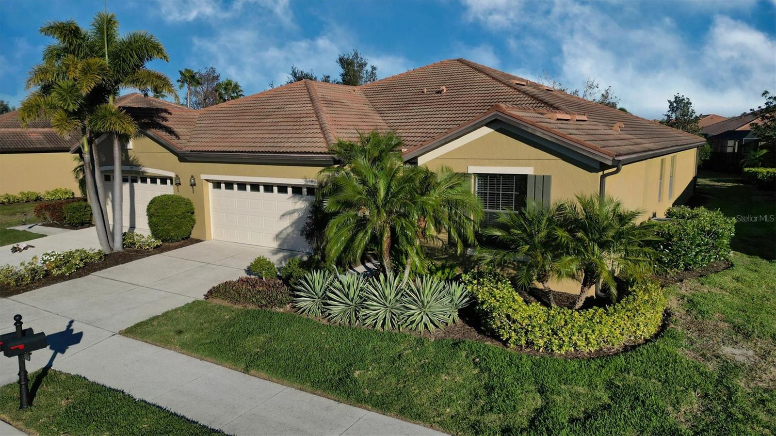 VENETIAN FALLS PH 1 - Residential