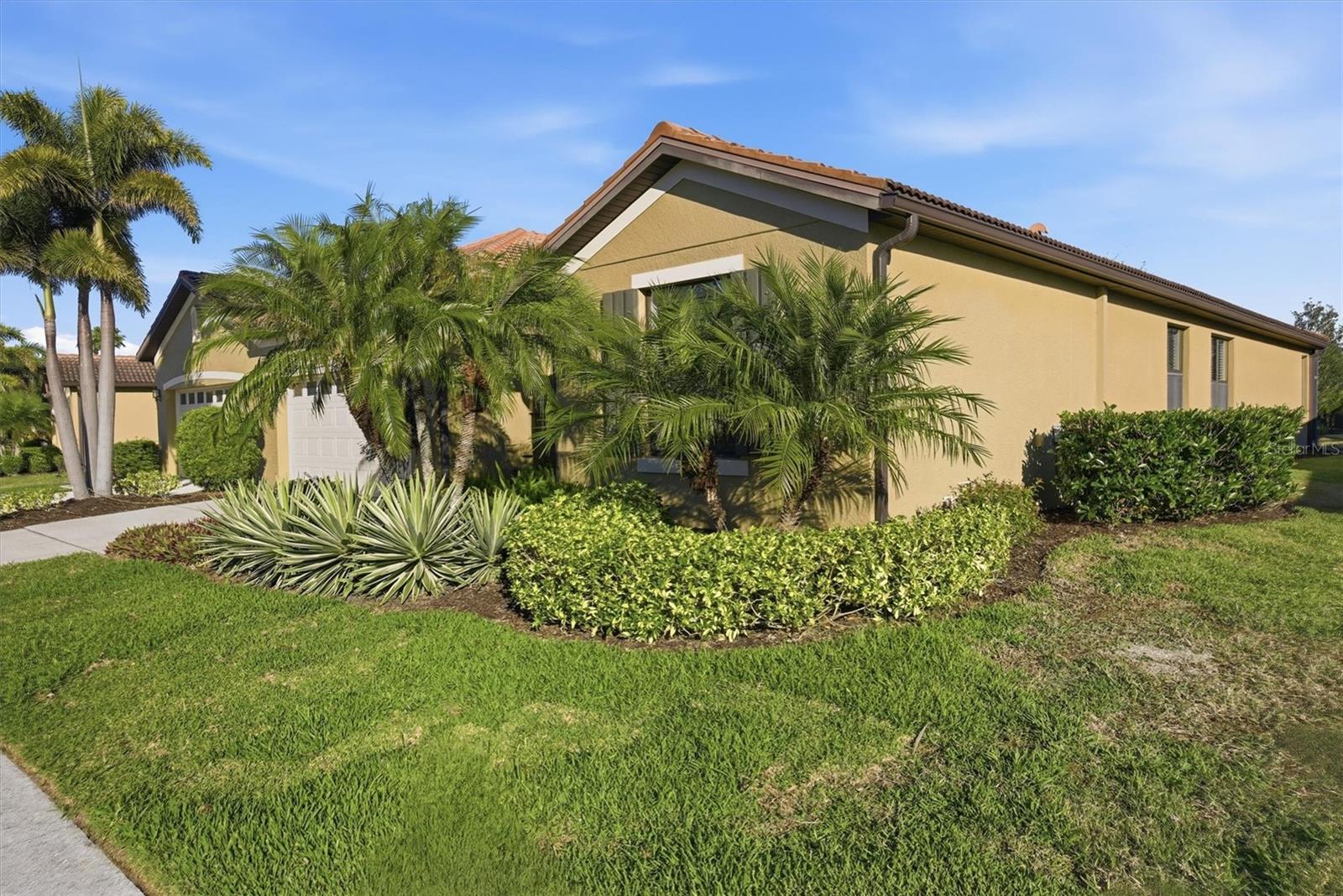 VENETIAN FALLS PH 1 - Residential