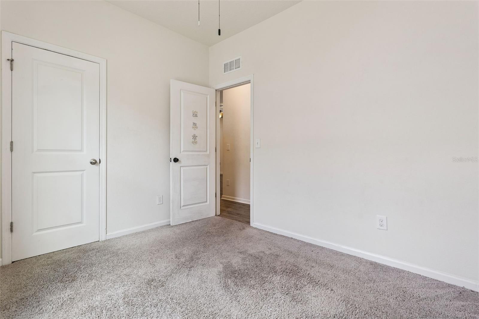 LINCOLN OAKS - Residential