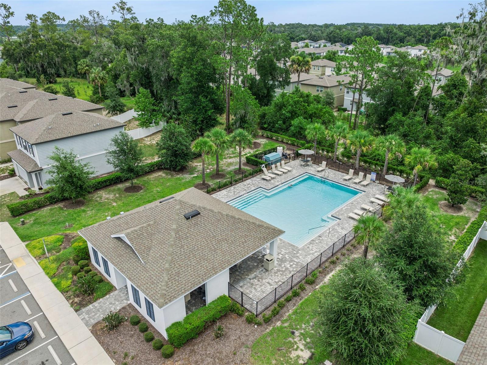 LINCOLN OAKS - Residential
