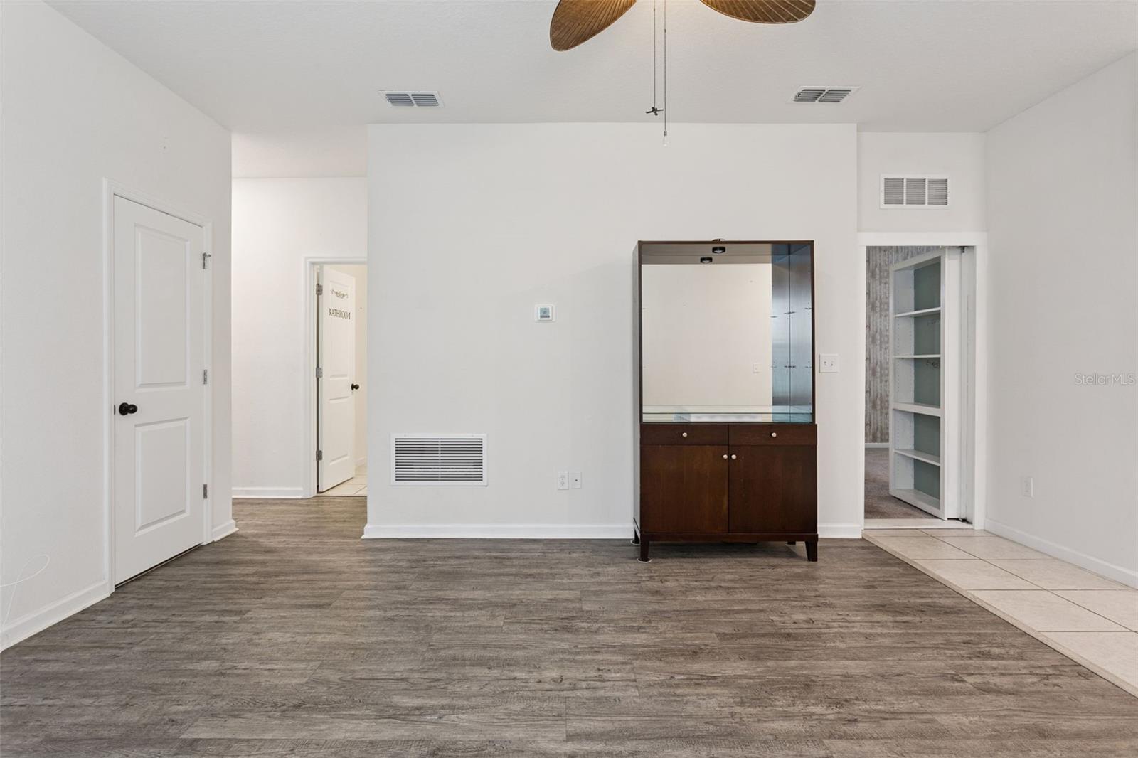 LINCOLN OAKS - Residential