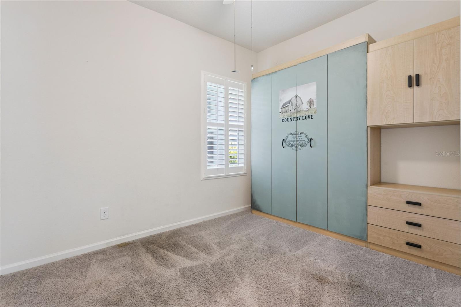LINCOLN OAKS - Residential
