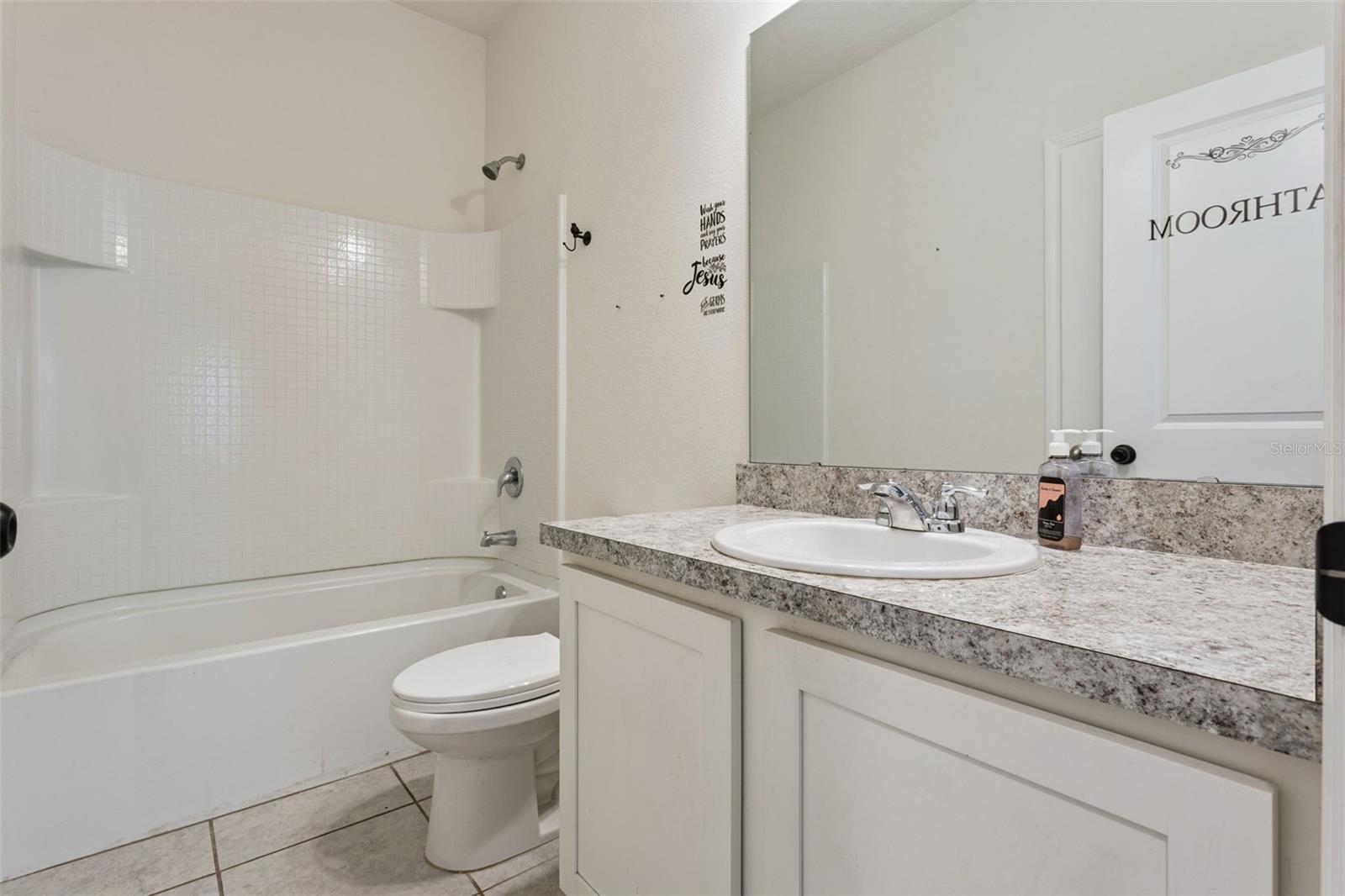 LINCOLN OAKS - Residential