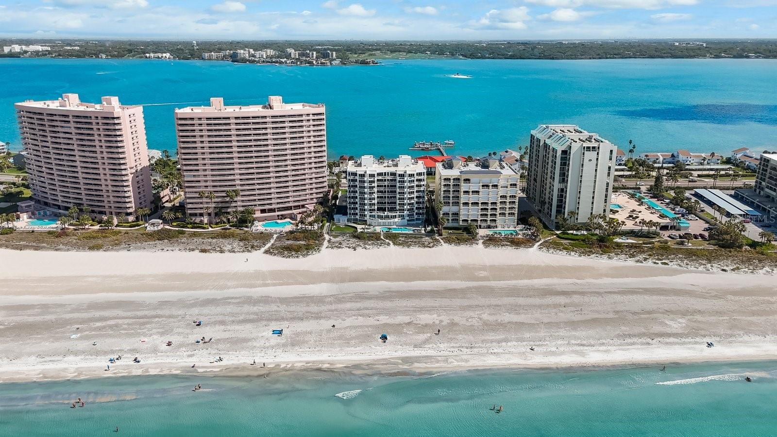 UTOPIA CONDO - Residential