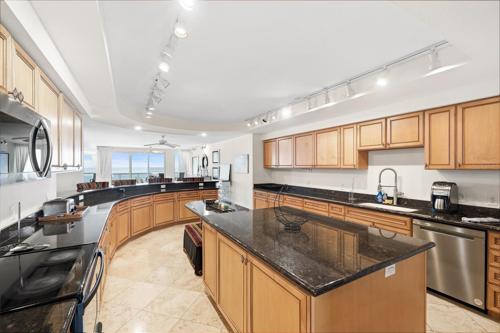 UTOPIA CONDO - Residential