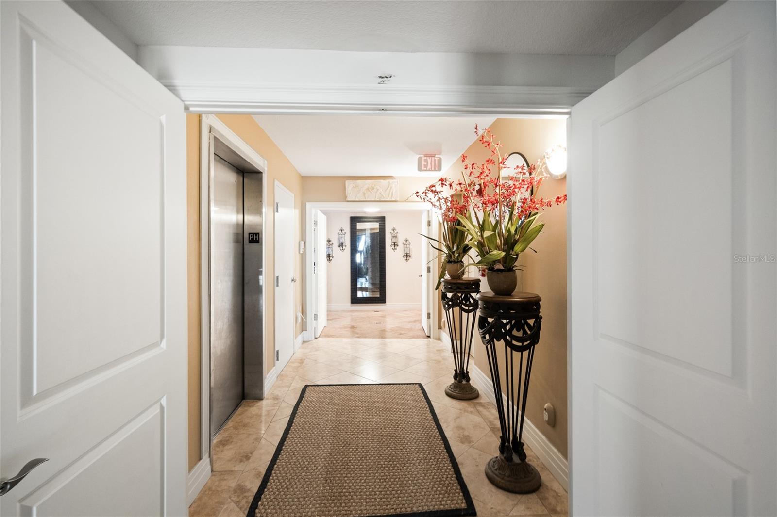 UTOPIA CONDO - Residential