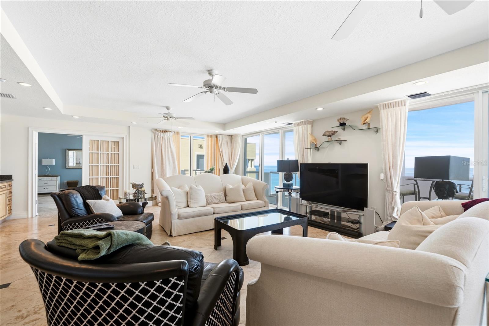 UTOPIA CONDO - Residential