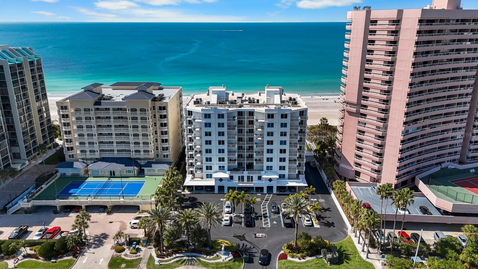 UTOPIA CONDO - Residential
