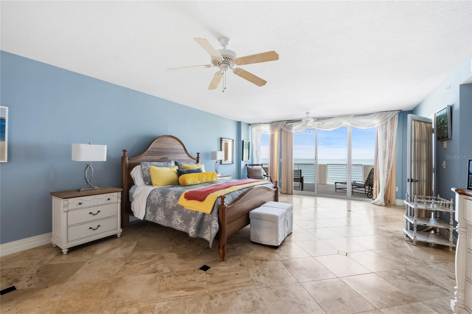 UTOPIA CONDO - Residential