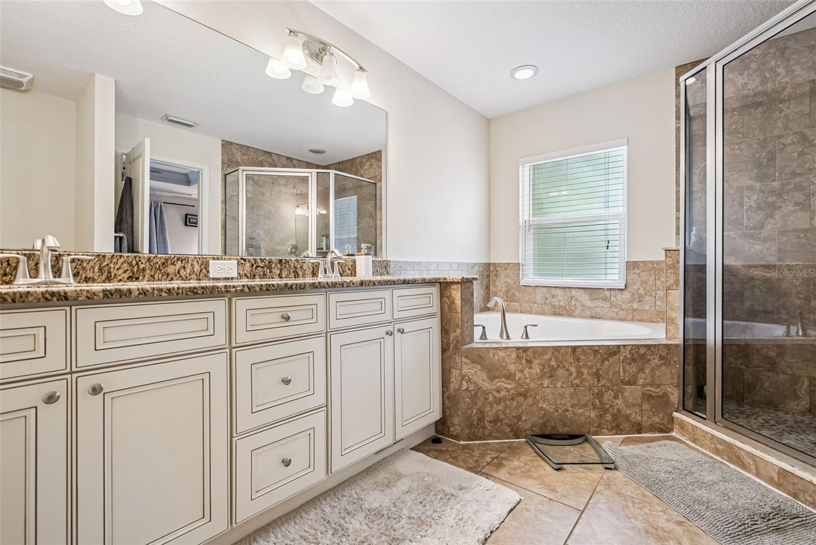 ROLANDO ESTATES - Residential