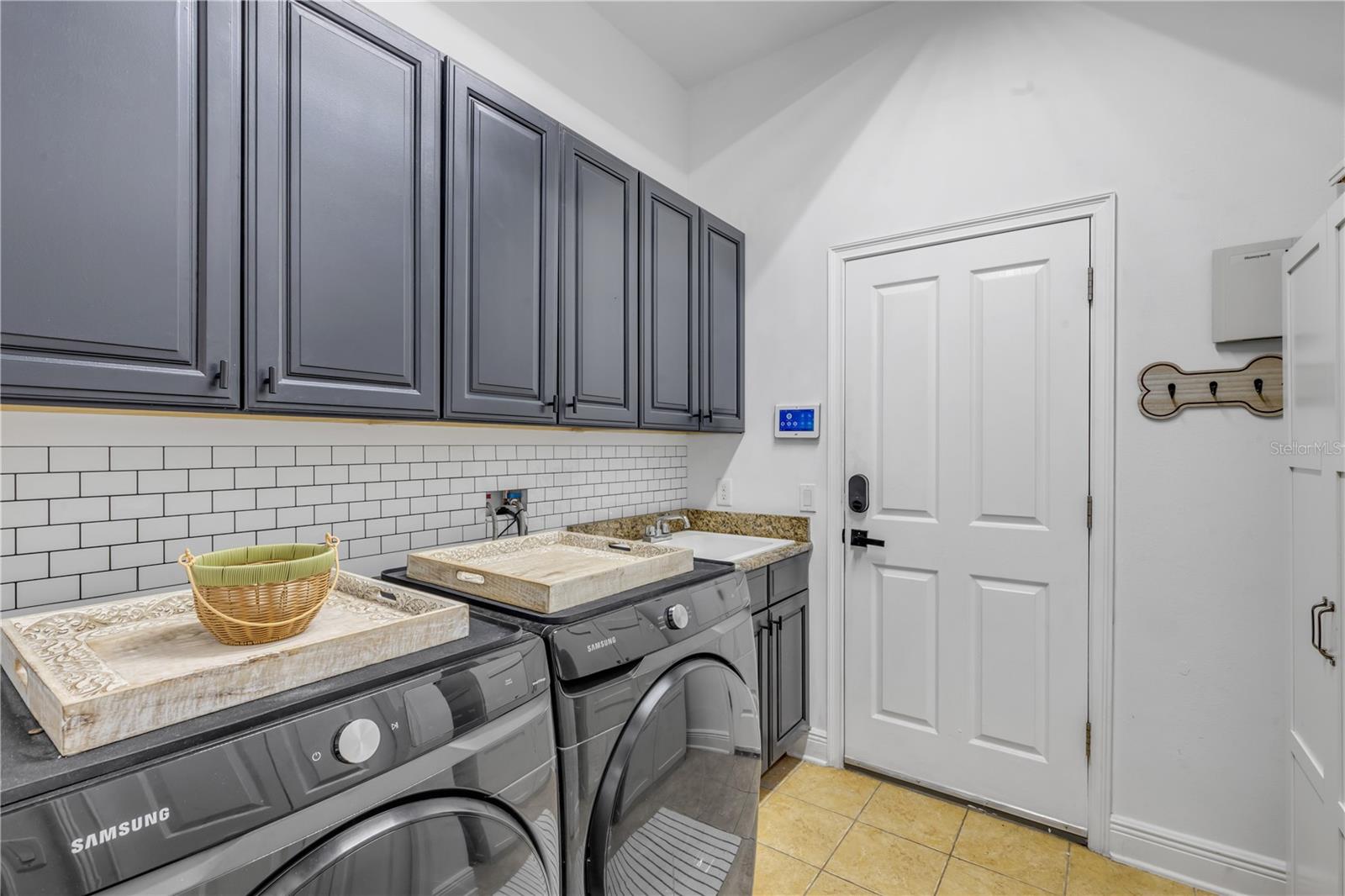 MOUNT DORA LOCH LEVEN PH 05 - Residential