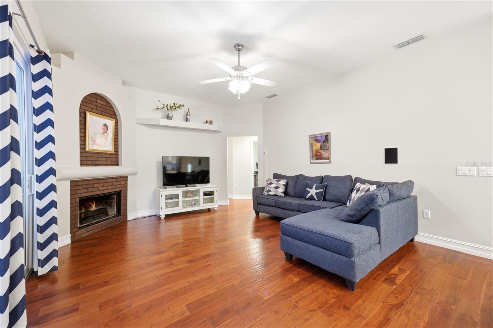 GRAND OAKS - Residential