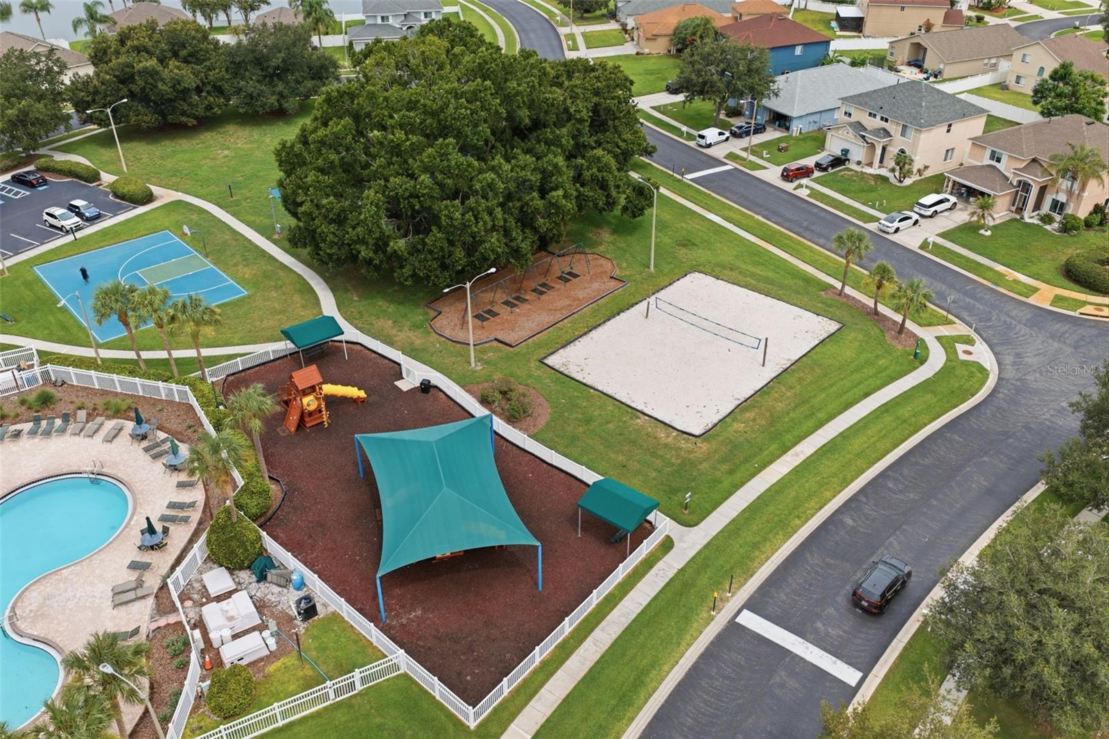 GRAND OAKS - Residential