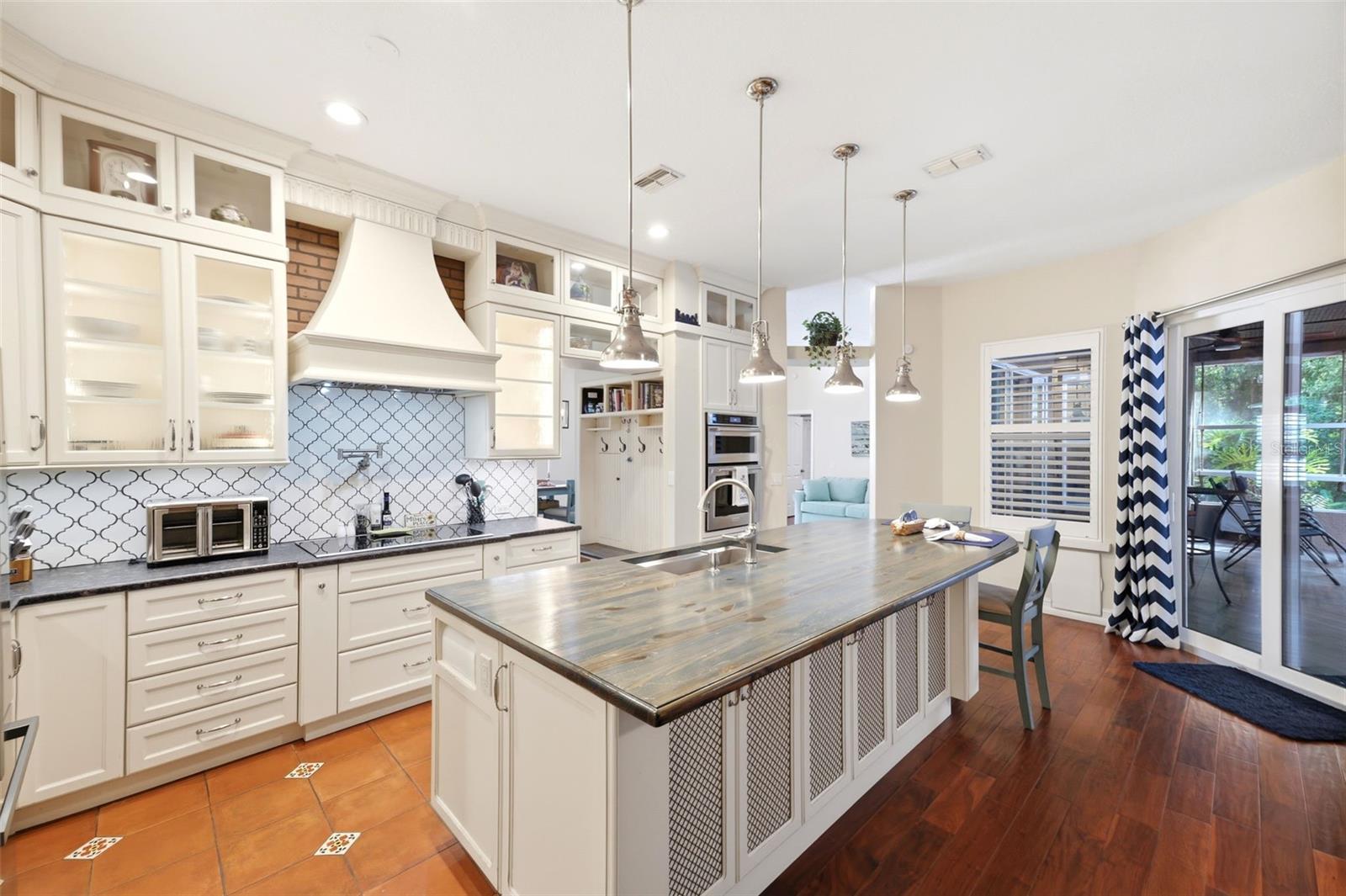 GRAND OAKS - Residential
