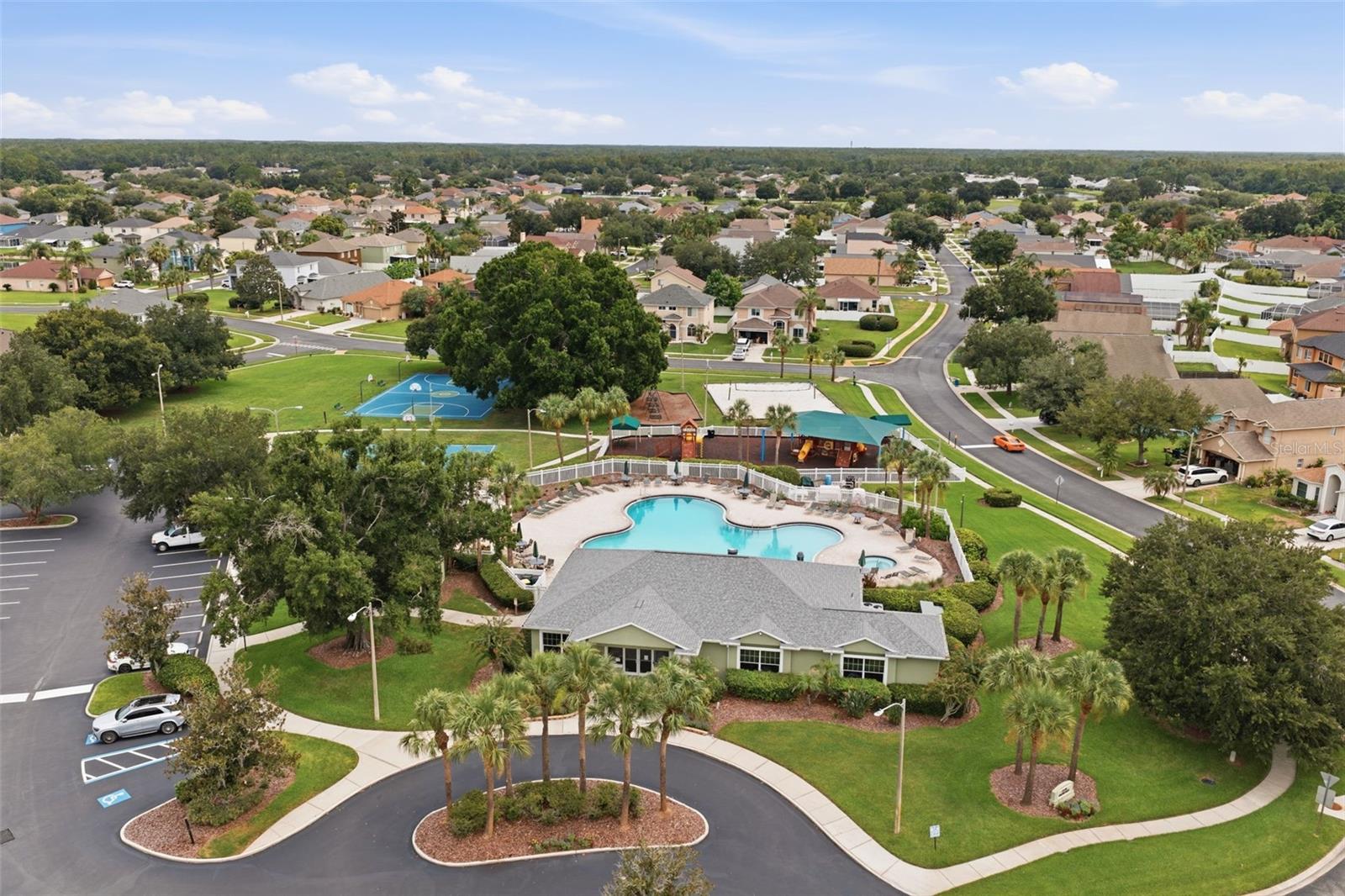 GRAND OAKS - Residential