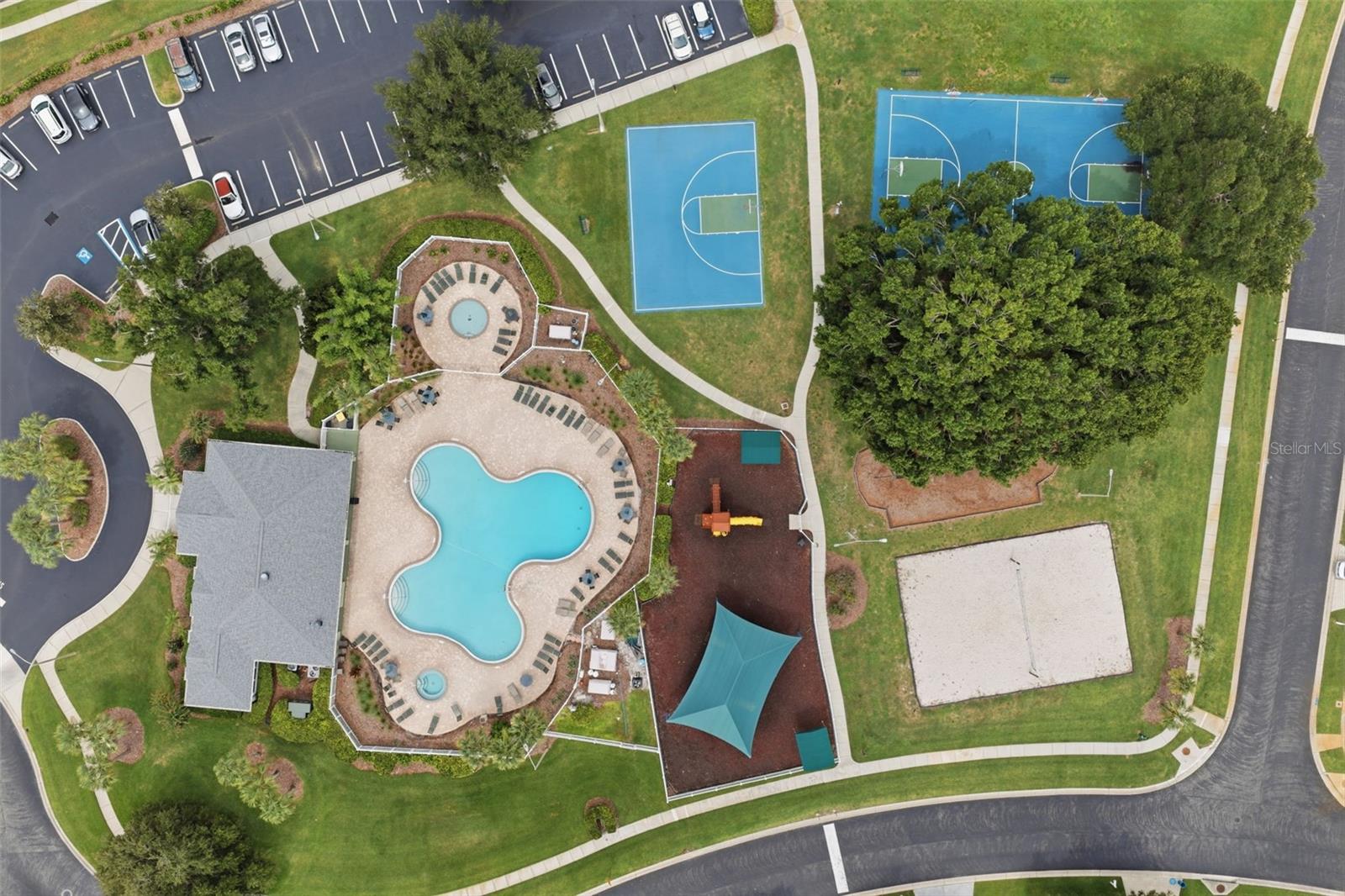 GRAND OAKS - Residential