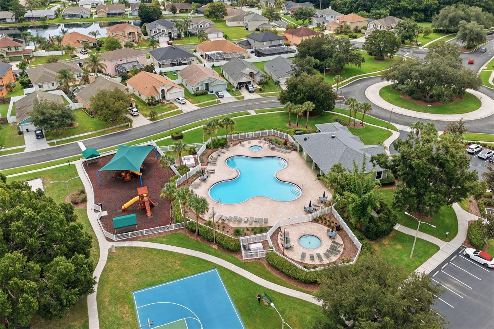 GRAND OAKS - Residential
