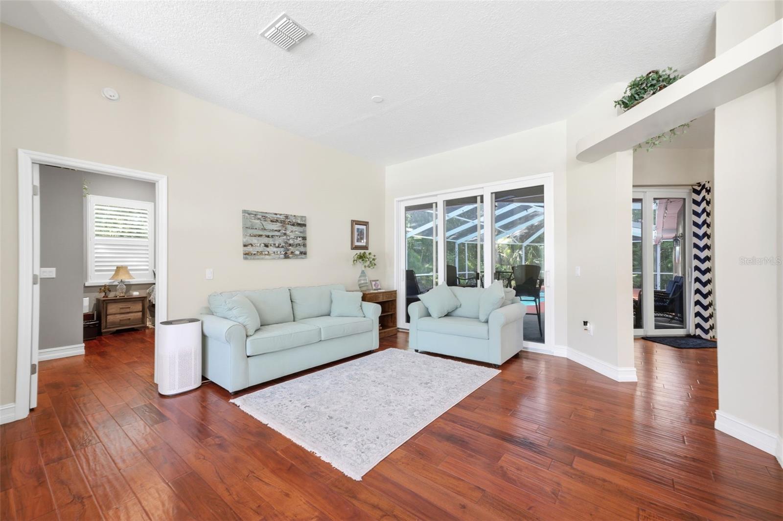 GRAND OAKS - Residential