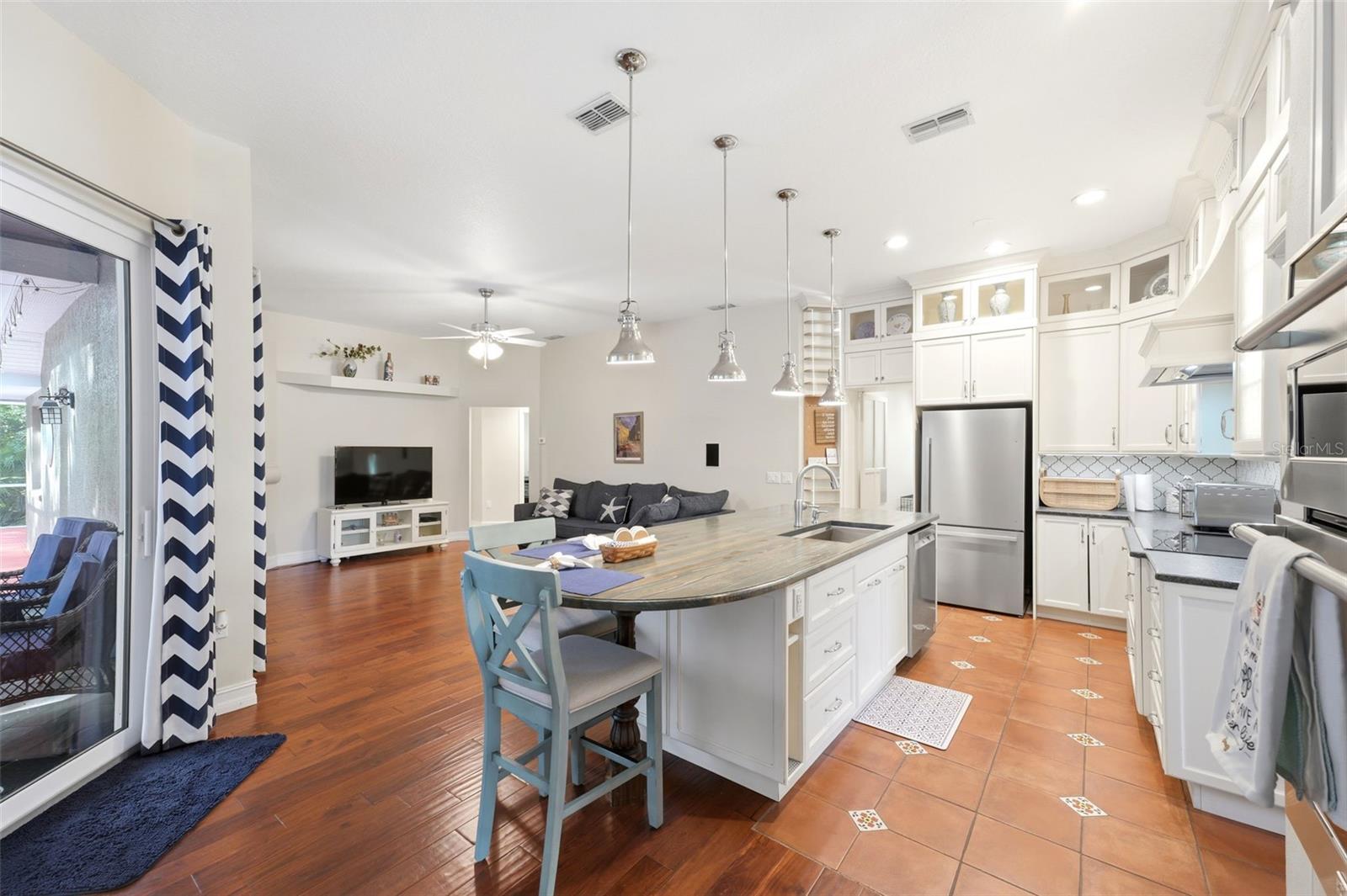 GRAND OAKS - Residential