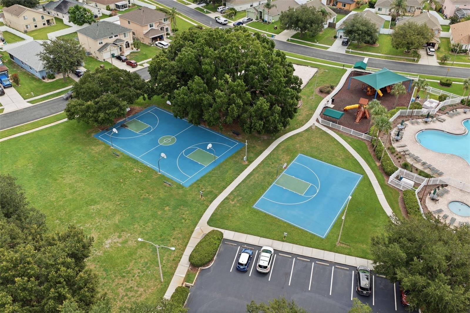 GRAND OAKS - Residential