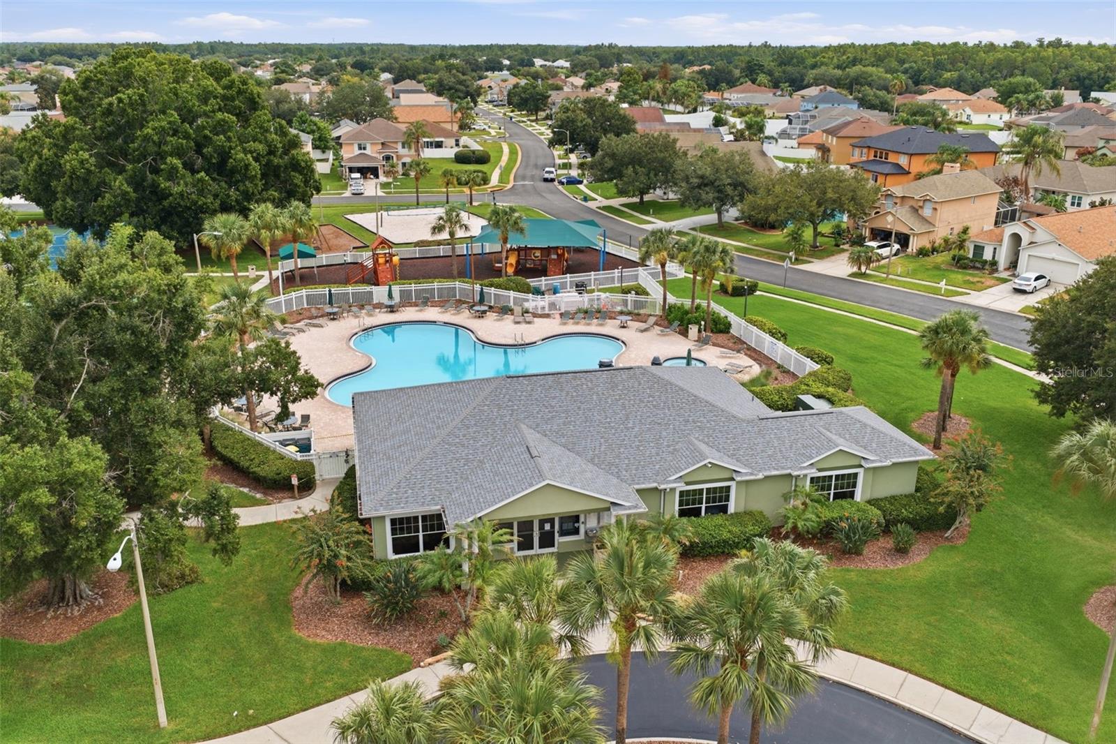 GRAND OAKS - Residential