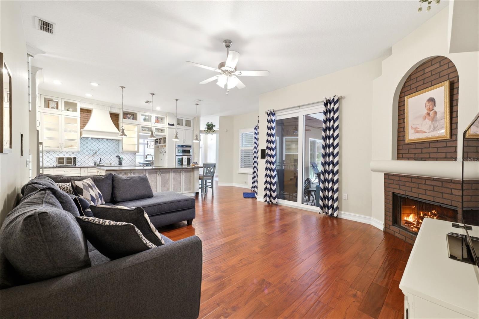GRAND OAKS - Residential