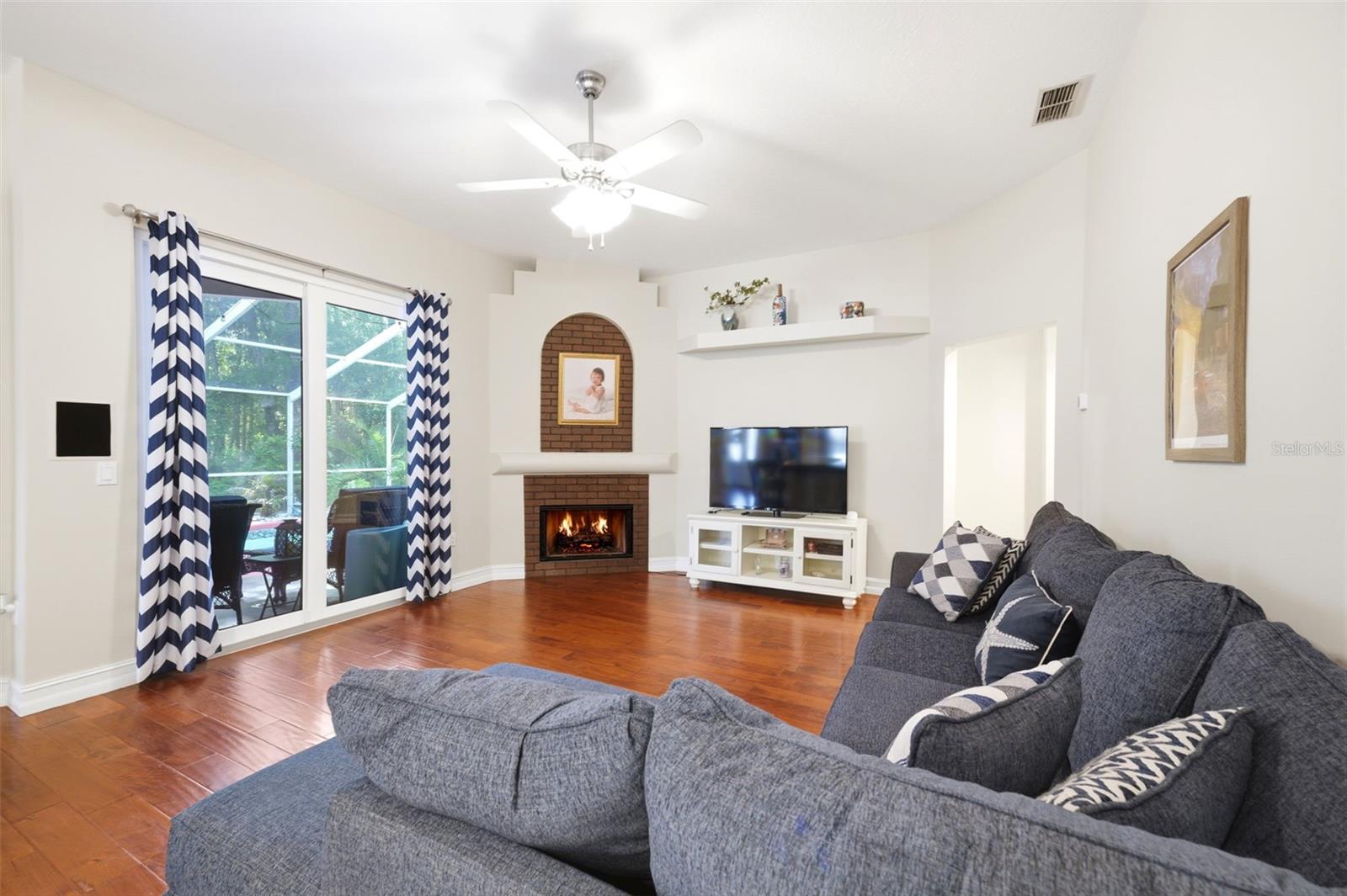 GRAND OAKS - Residential