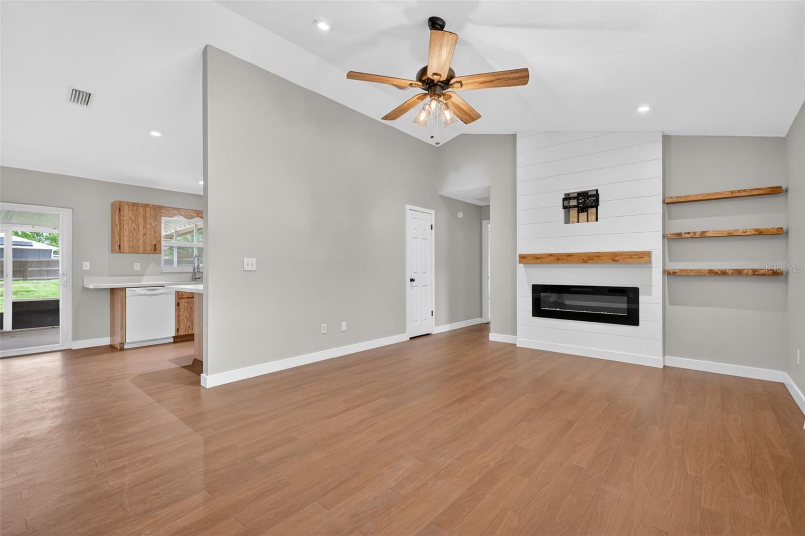 SILVER SPRINGS SHORES UNIT 25 - Residential