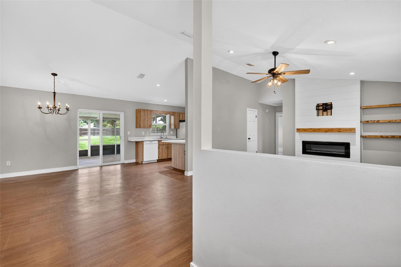 SILVER SPRINGS SHORES UNIT 25 - Residential