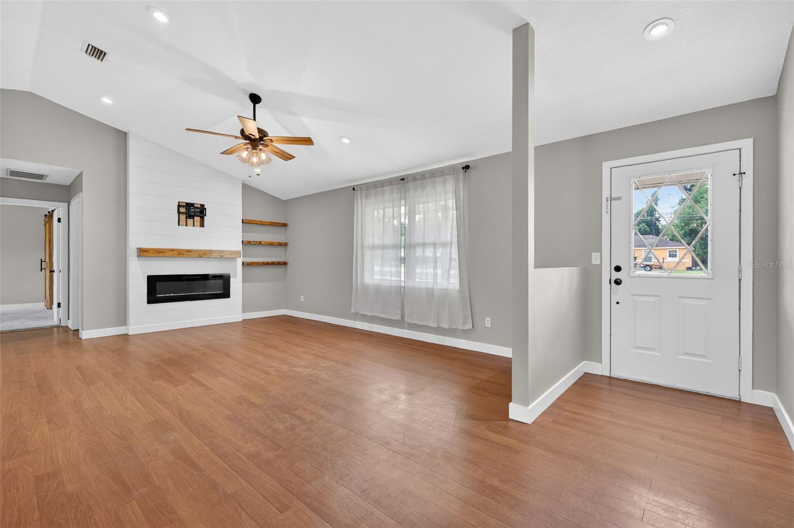 SILVER SPRINGS SHORES UNIT 25 - Residential