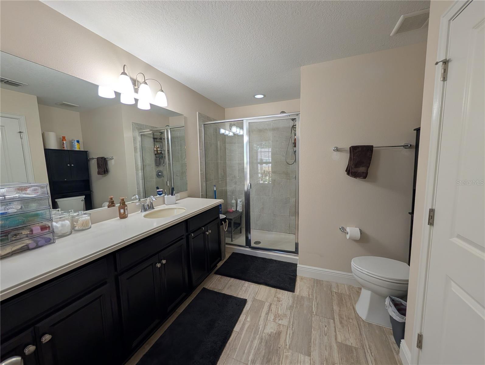 LAKESHORE PRESERVE - Residential Lease