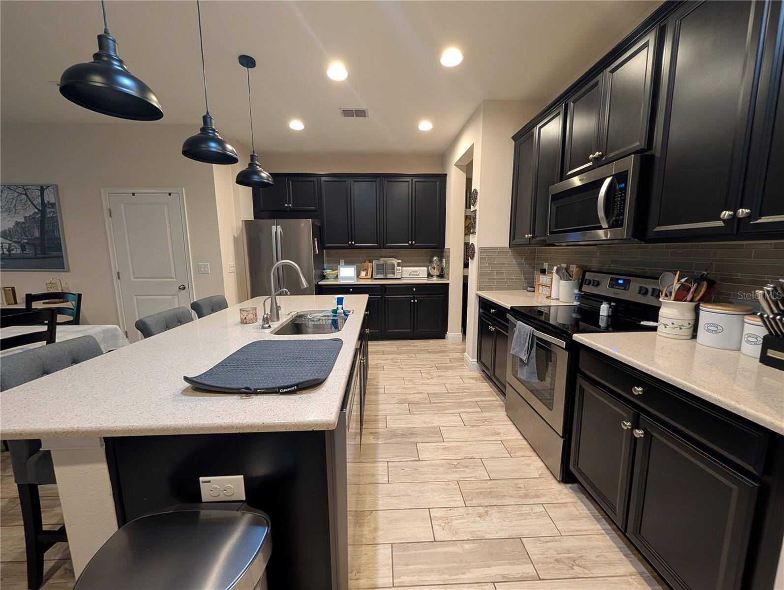 LAKESHORE PRESERVE - Residential Lease