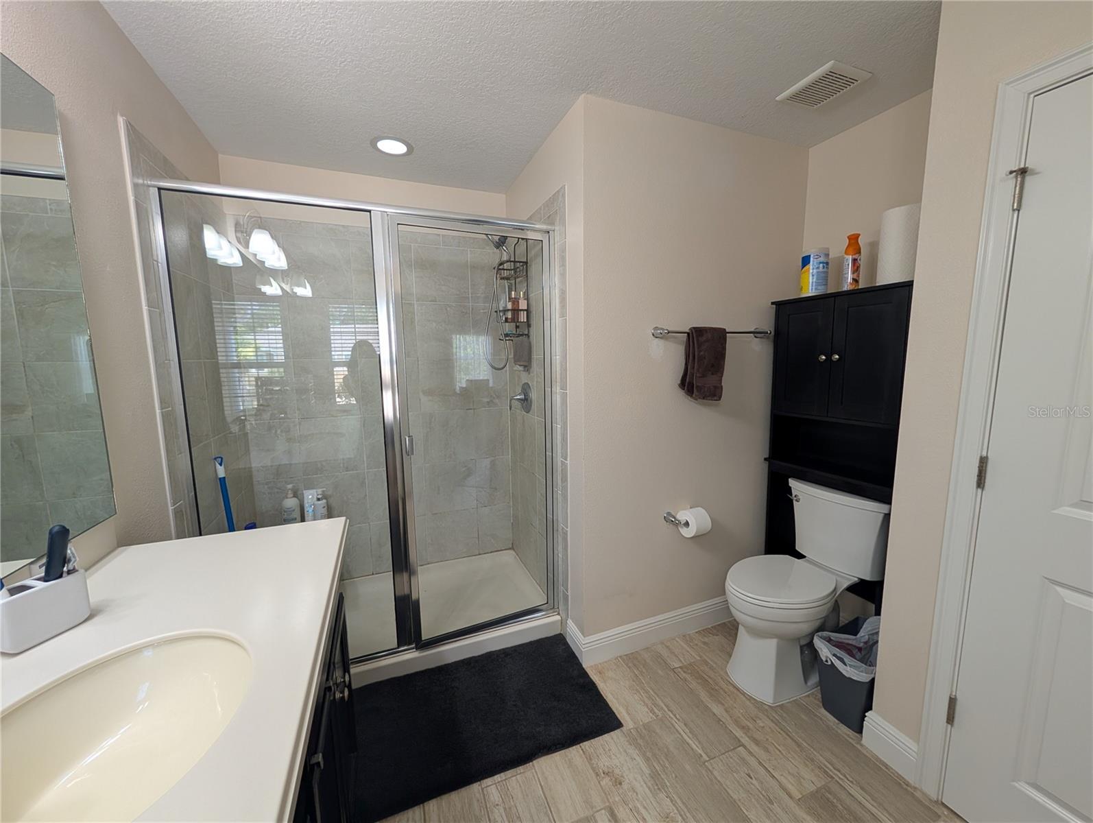 LAKESHORE PRESERVE - Residential Lease