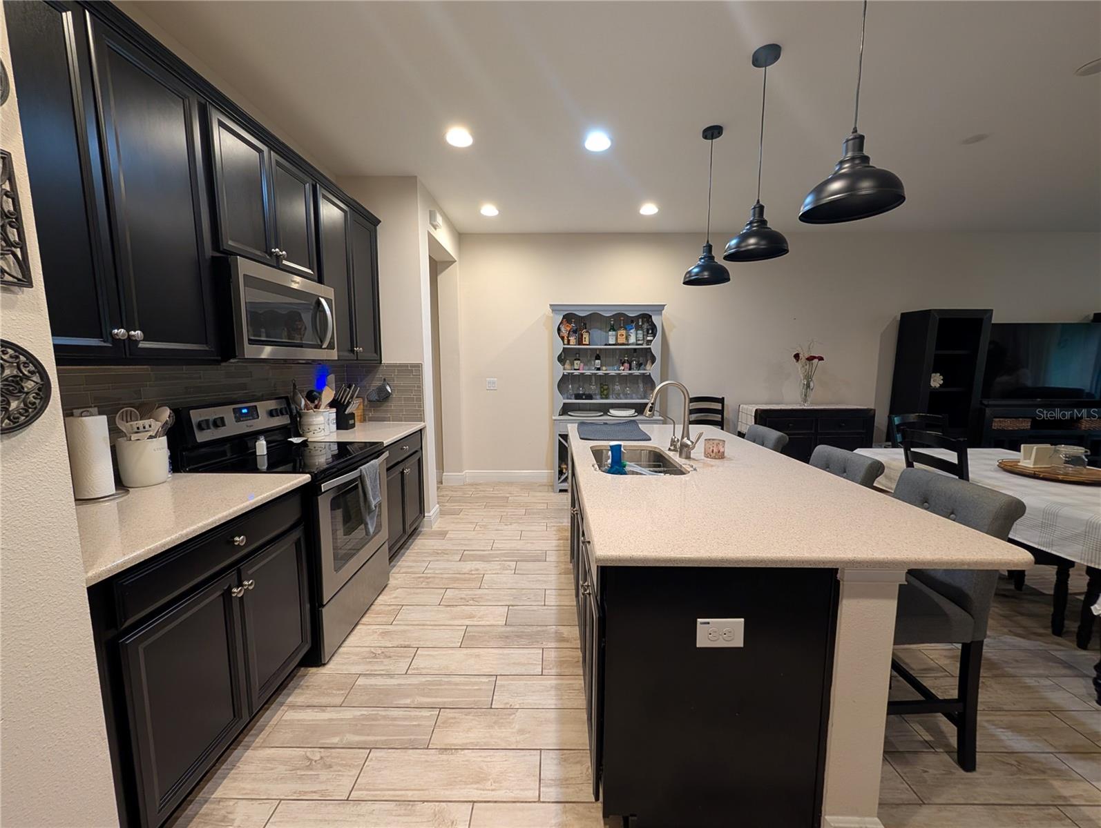 LAKESHORE PRESERVE - Residential Lease
