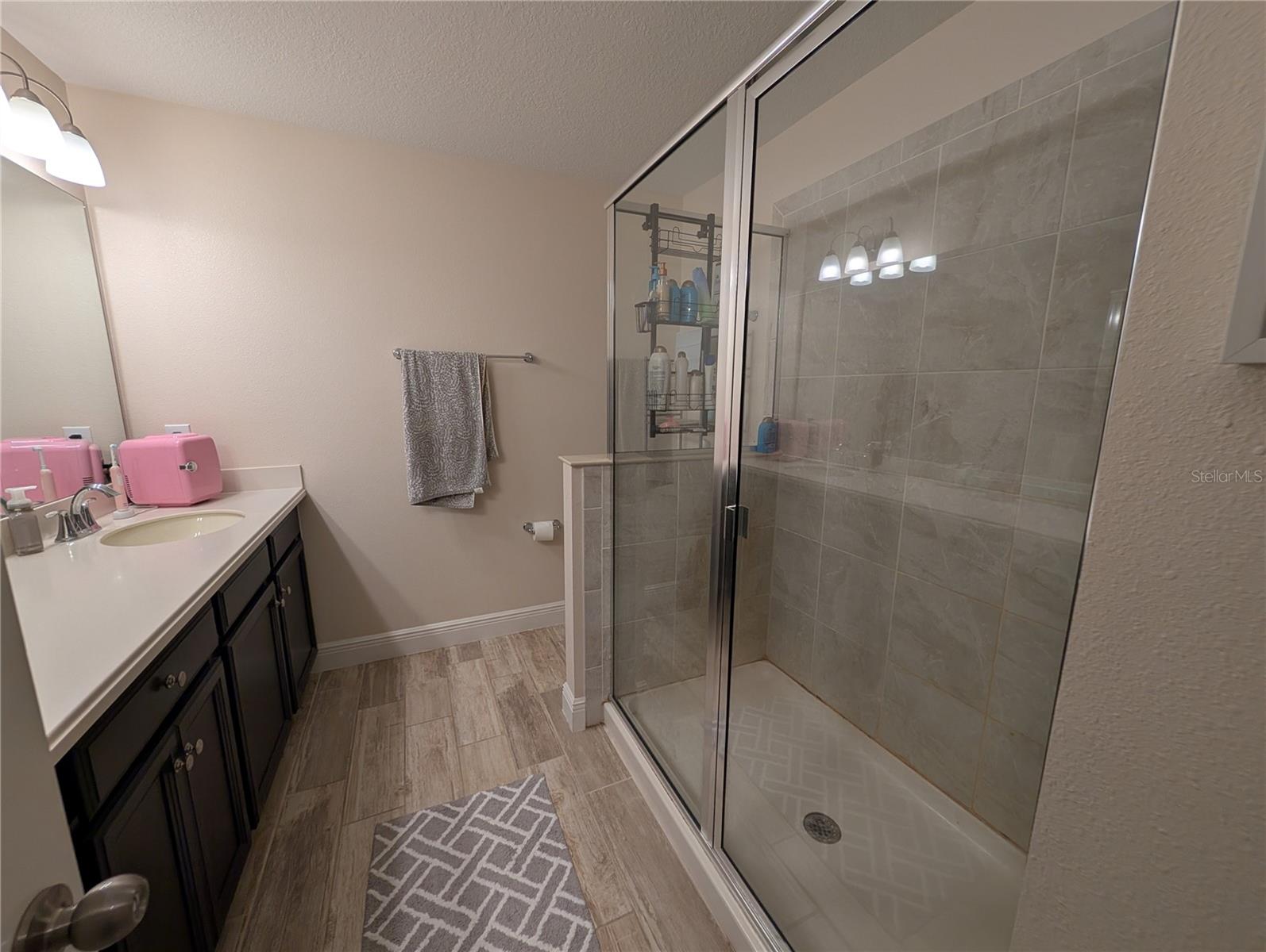 LAKESHORE PRESERVE - Residential Lease