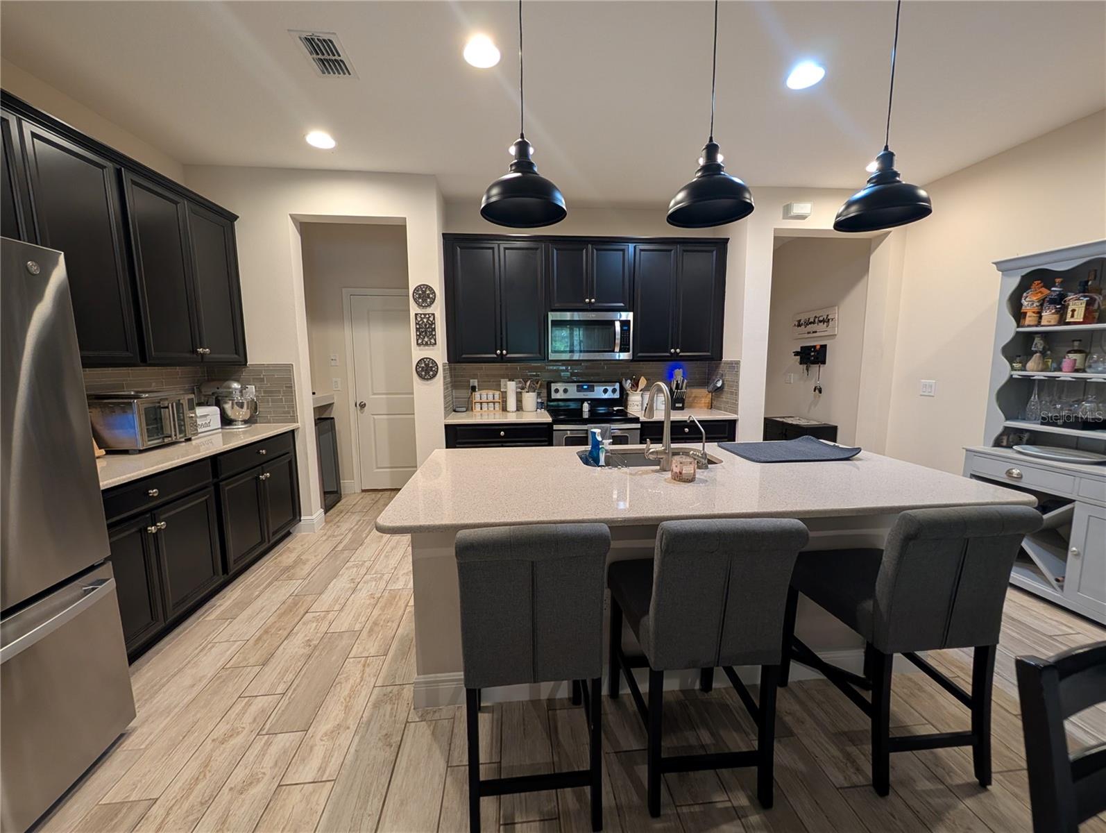 LAKESHORE PRESERVE - Residential Lease