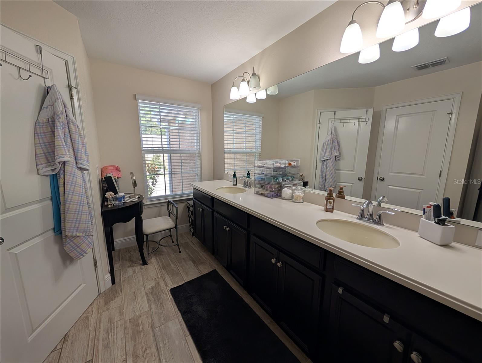 LAKESHORE PRESERVE - Residential Lease