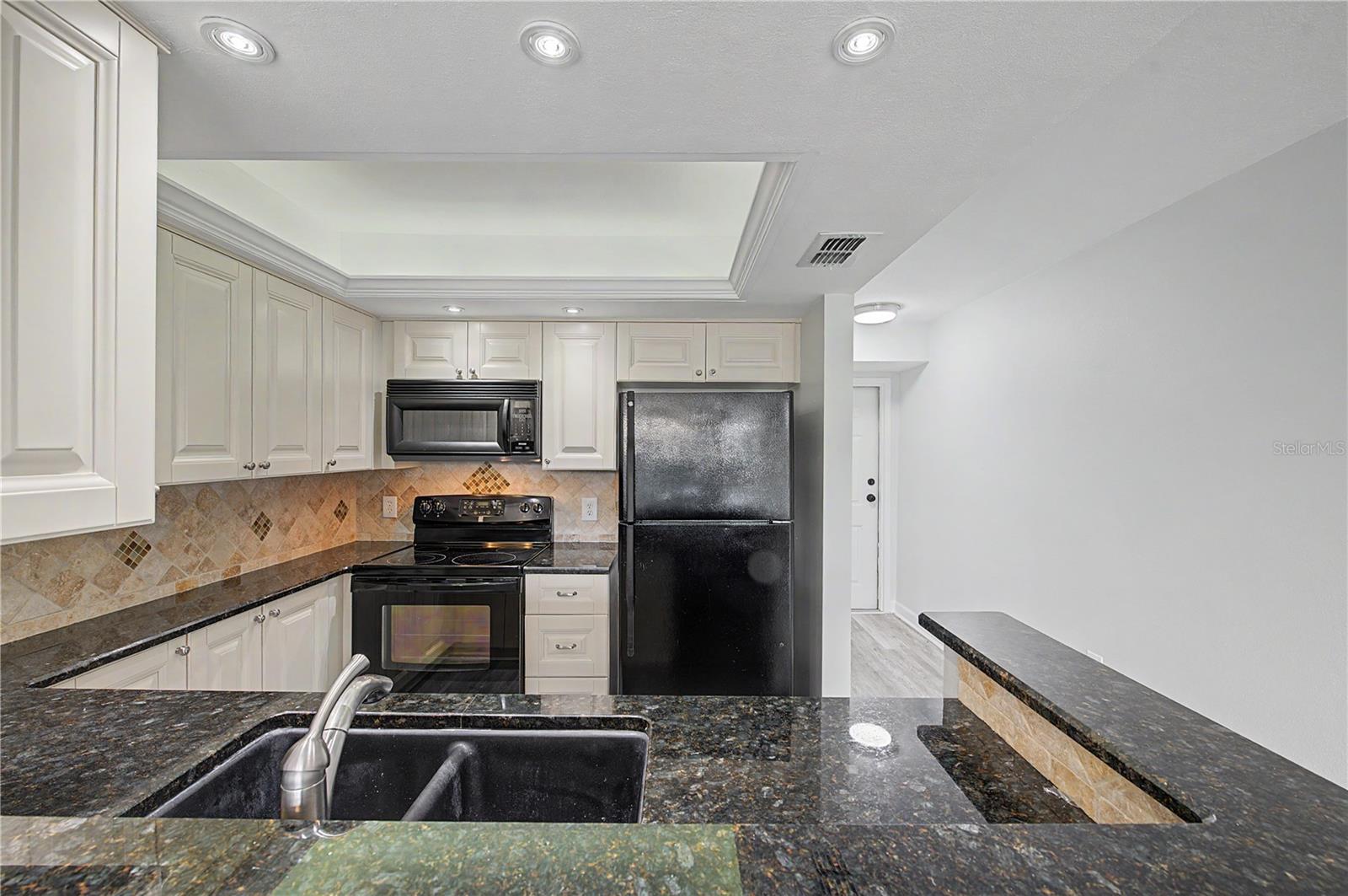 COVE CAY VILLAGE III - Residential