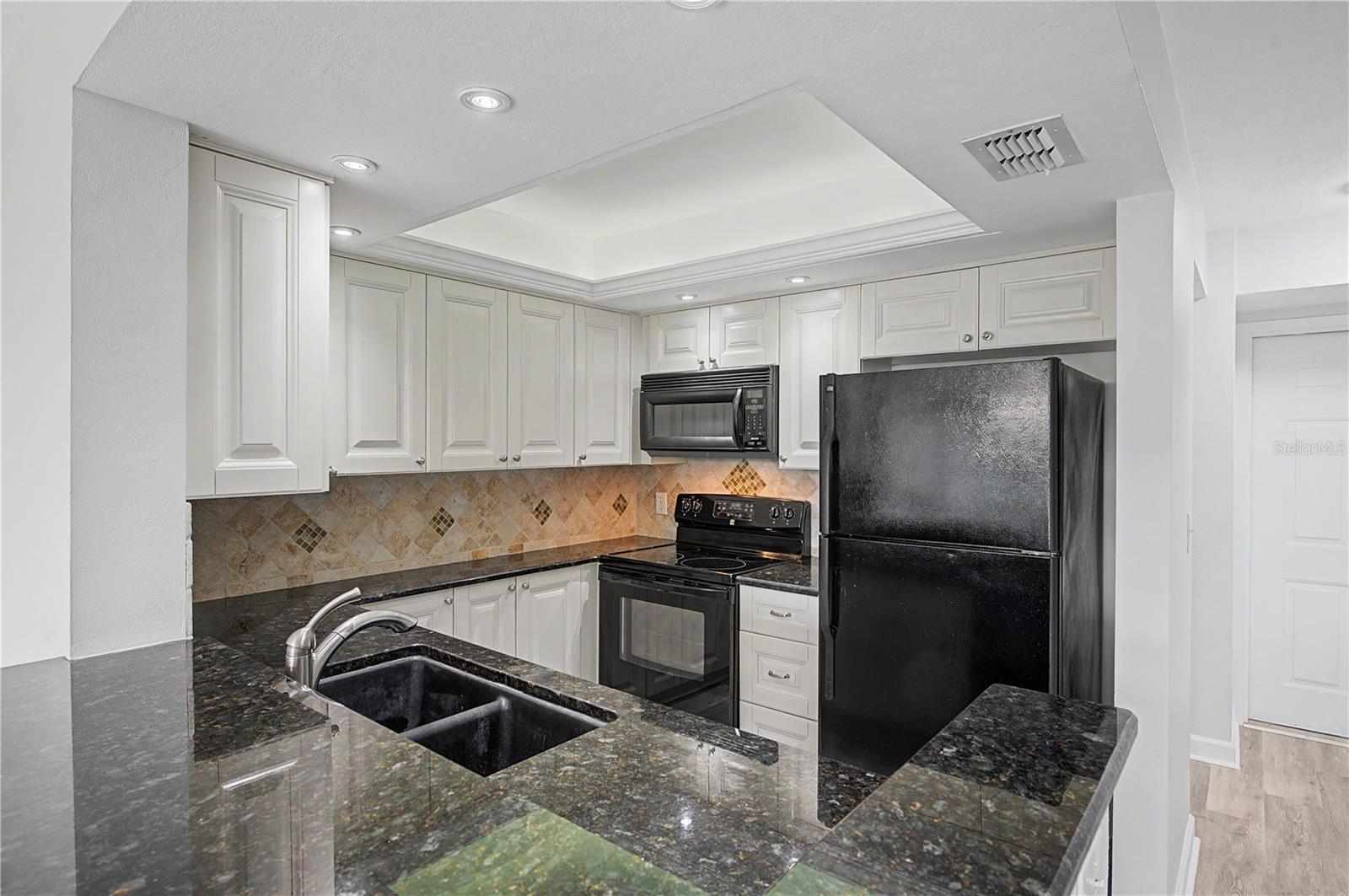 COVE CAY VILLAGE III - Residential