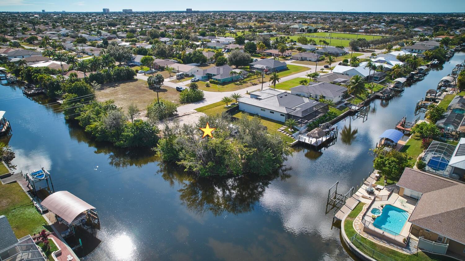 CAPE CORAL - Land