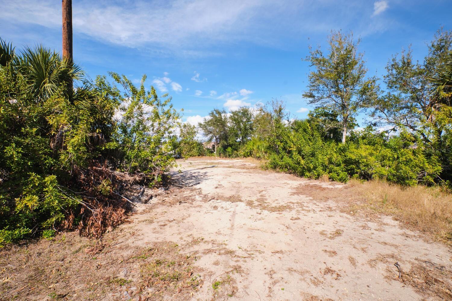 CAPE CORAL - Land