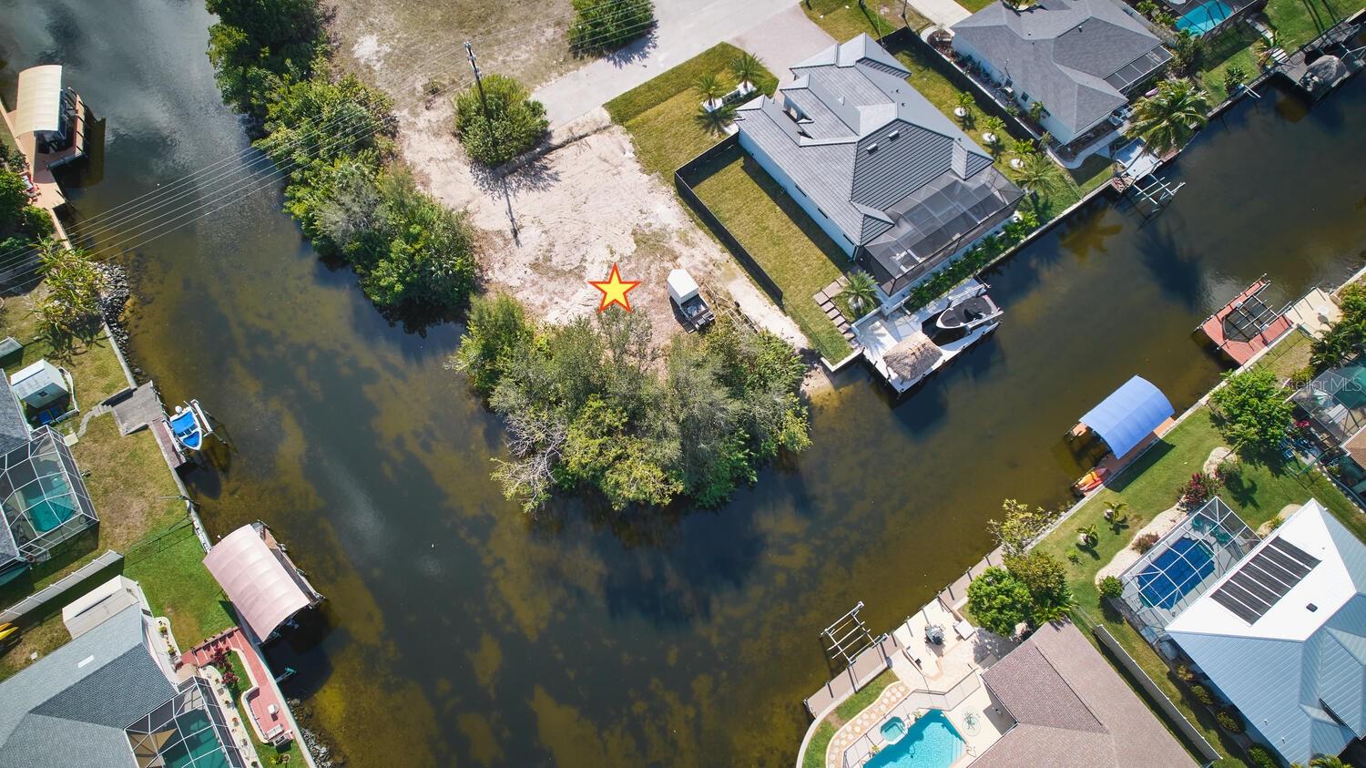 CAPE CORAL - Land