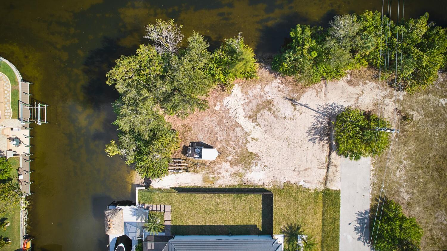 CAPE CORAL - Land
